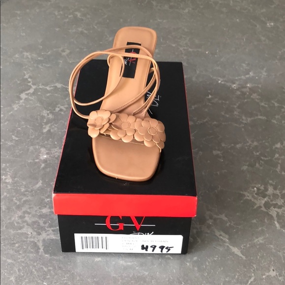 GV by DLK - Picture 1 of 2